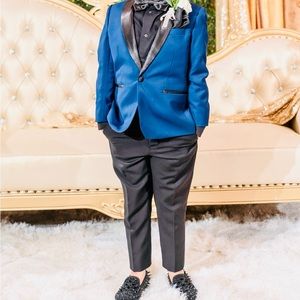 Boys suit for sale.